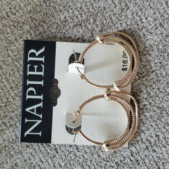 Chain hoop earrings - Picture 2 of 2